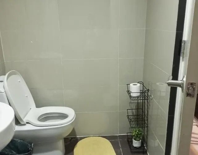 Kl Tower Makati By Ph Staycation Apartment