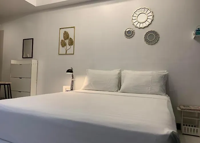 Kl Tower Makati By Ph Staycation Apartment