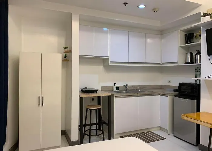 Kl Tower Makati By Ph Staycation Apartment